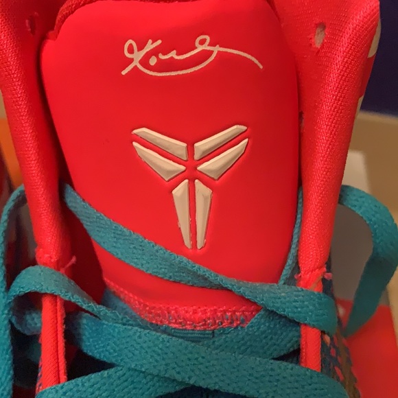 NIKE KOBE’S - Picture 5 of 5